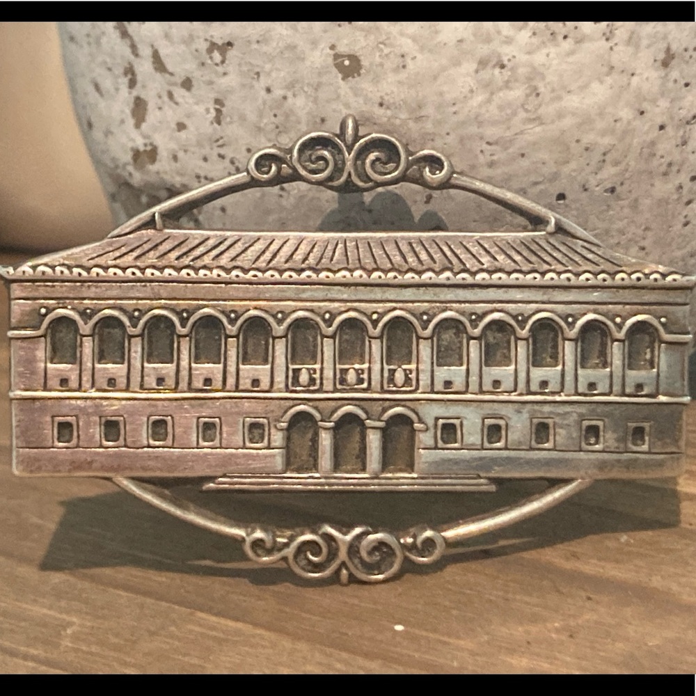 🌺 Vintage Rare 🌺 Hand & Hammer signed Boston Public Library Brooch Pin 🎉🌸